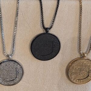 Elegant Ayatul Kursi Pendant Necklaces In Silver, Black, Or Gold